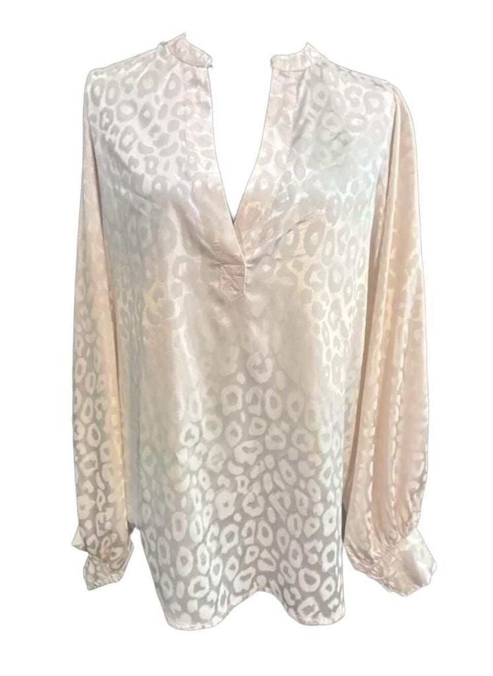 Vine & Love Women's Blush Pink Leopard Jacquard Long Sleeve Satin Blouse